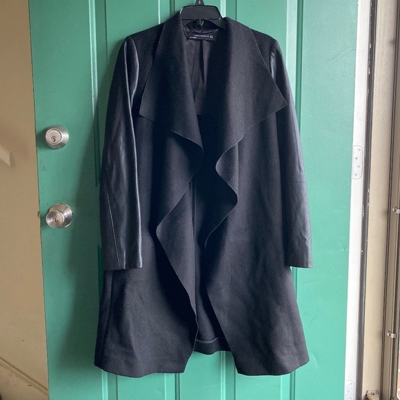 Zara woman size small like new ladies black coat - Picture 1 of 5